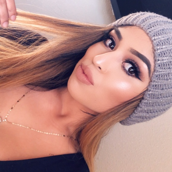 Profile Picture of Cassandra Ochoa (@cassochoa21) on Poshmark