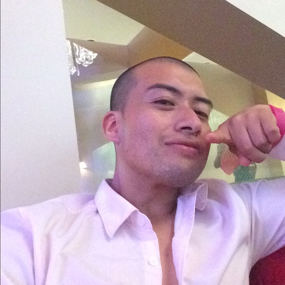 Profile Picture of Angel Viznay (@angelitov) on Poshmark