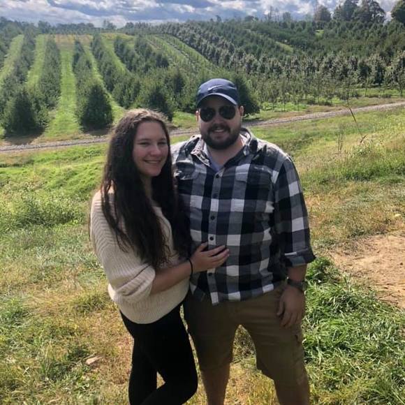 Profile Picture of Michelle Bayma (@michelle_bayma) on Poshmark