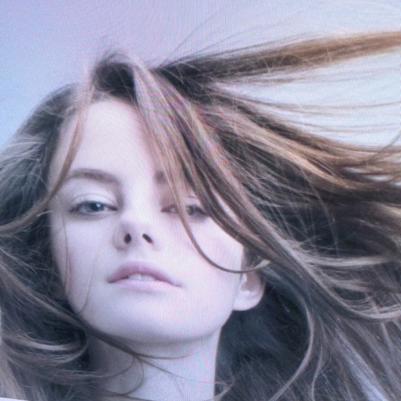 Profile Picture of Bobbi Clementina (@bobbiclementina) on Poshmark