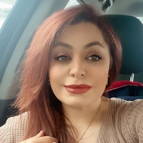 Atousa Ramezi - Poshmark Profile Picture of Atousa Ramezi (@atousaramezi) on Poshmark