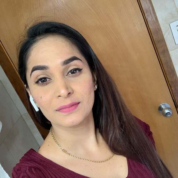 Profile Picture of Darshannie Subryan (@athyna161427) on Poshmark