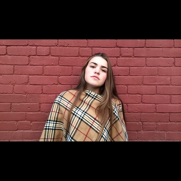 Profile Picture of Ilona Nazarets (@ilonanaz) on Poshmark