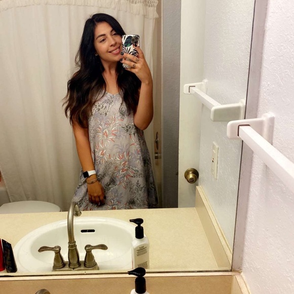 Profile Picture of Kenzie Lovins (@kenzlovins) on Poshmark