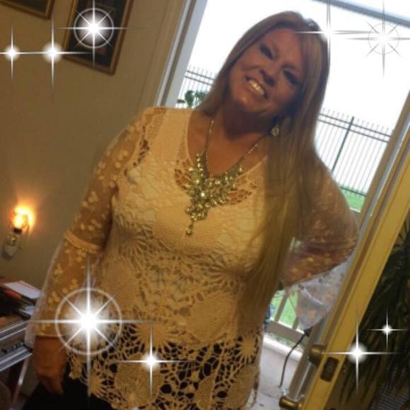 Profile Picture of Carla Peck cates hardiman (@carlahardiman) on Poshmark