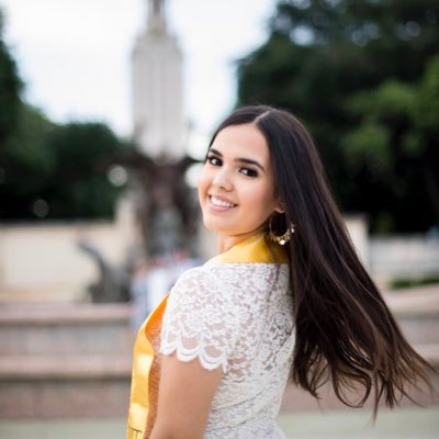 Profile Picture of Carol Lara (@carolvilla97) on Twitter