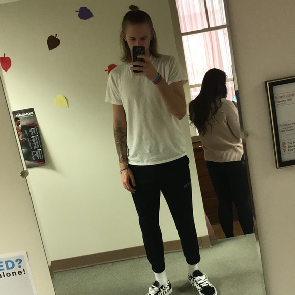 Profile Picture of Michael Hollister (@mehollister) on Poshmark