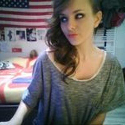 Profile Picture of Christina Constant (@Sarina_w5l) on Twitter