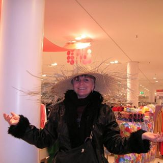 Profile Picture of Ruth Duerr (@ruth.duerr) on Facebook