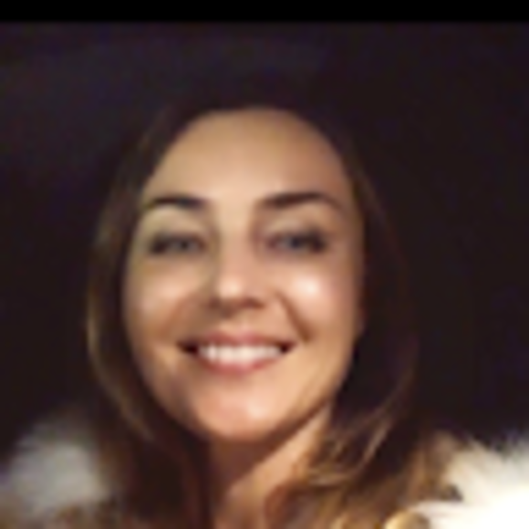 Profile Picture of Oksana Elariny (@drelariny) on Poshmark