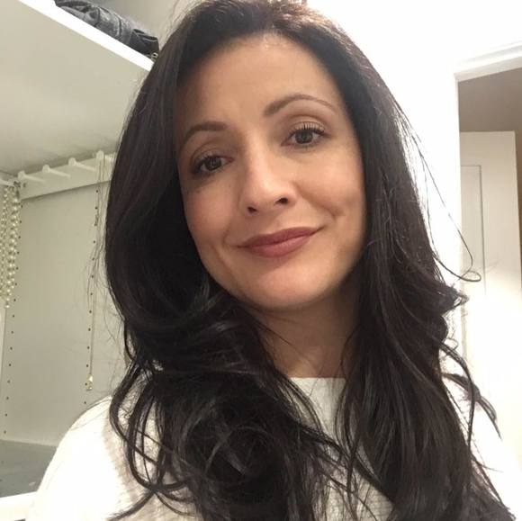 Profile Picture of Lori Cubbon (@loricubbon) on Poshmark