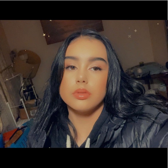 Profile Picture of Lacey Smart (@laceysmart1) on Poshmark