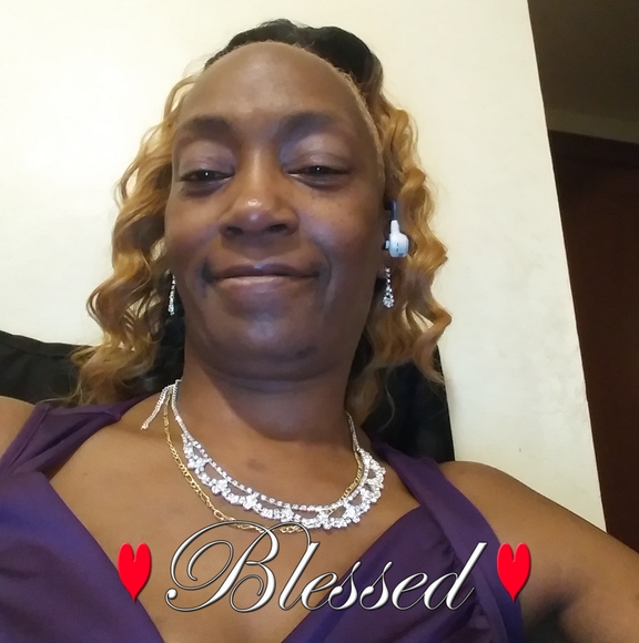 Profile Picture of Dee dee Tyler parker (@deedeeparker38) on Poshmark