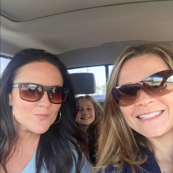 Profile Picture of Melissa Howard (@melissahoward2) on Poshmark