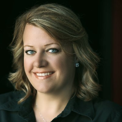 Profile Picture of Lisa Suzanne (@LisaSuzanne24) on Twitter