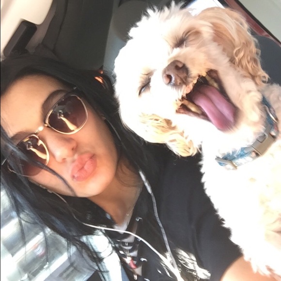 Profile Picture of Tiffany Aggson (@tiffanyaggson90) on Poshmark