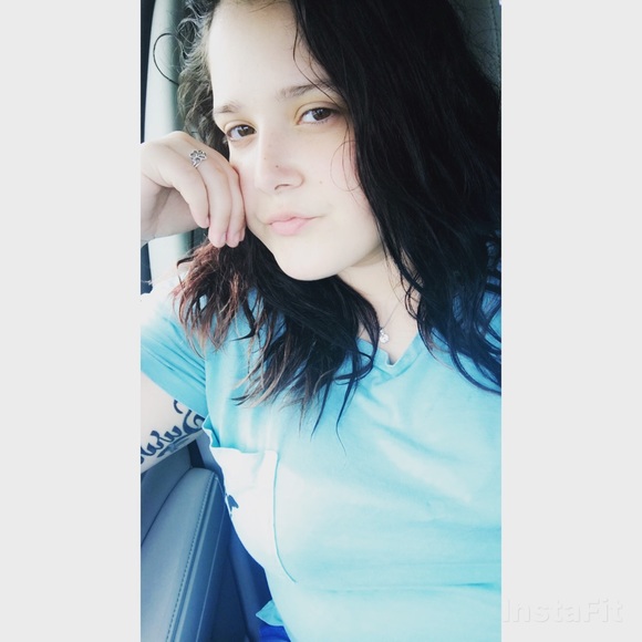 Lexis Durelli - Poshmark Profile Picture of Lexis Durelli (@lmdurelli) on Poshmark