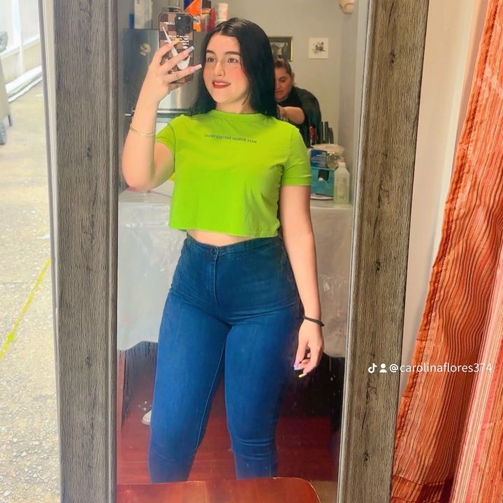 Profile Picture of Carolina Flores (@carolinaflores374) on Tiktok