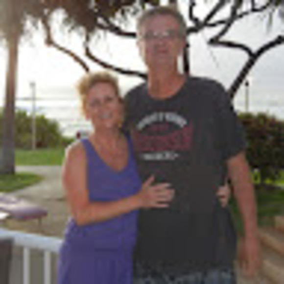 Profile Picture of Carol Otterson (@cfotterson) on Poshmark