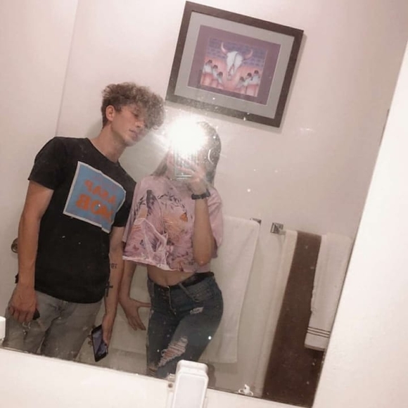 Profile Picture of Dustin White (@whitedustin6) on Poshmark