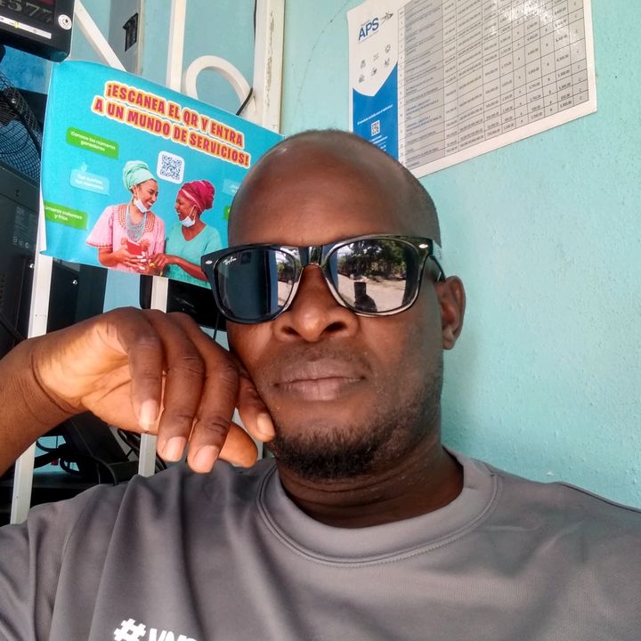 Profile Picture of evenson (@evensonernest) on Tiktok