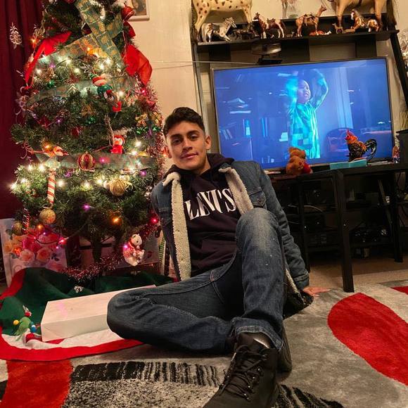 Profile Picture of Alex Arriaga (@alex_arriaga) on Poshmark