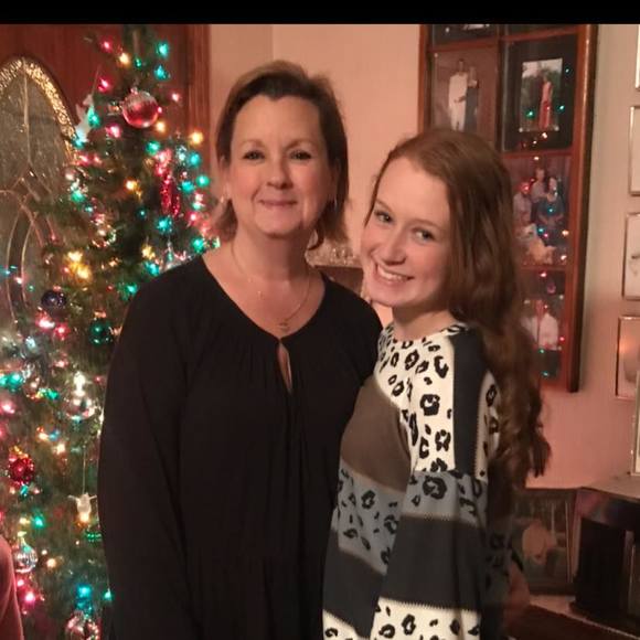 Profile Picture of Donna West (@westd1995) on Poshmark