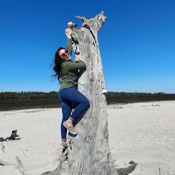 Sarah Brutger - Poshmark Profile Picture of Sarah Brutger (@sabtc17) on Poshmark