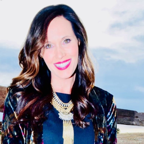 Melissa Papulias - Poshmark Profile Picture of Melissa Papulias (@mpapulias) on Poshmark