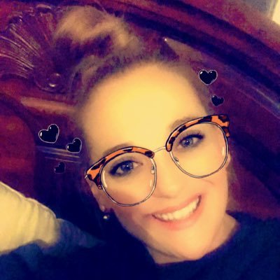 Profile Picture of Laura Heffron Matthews (@LauraHeffron04) on Twitter
