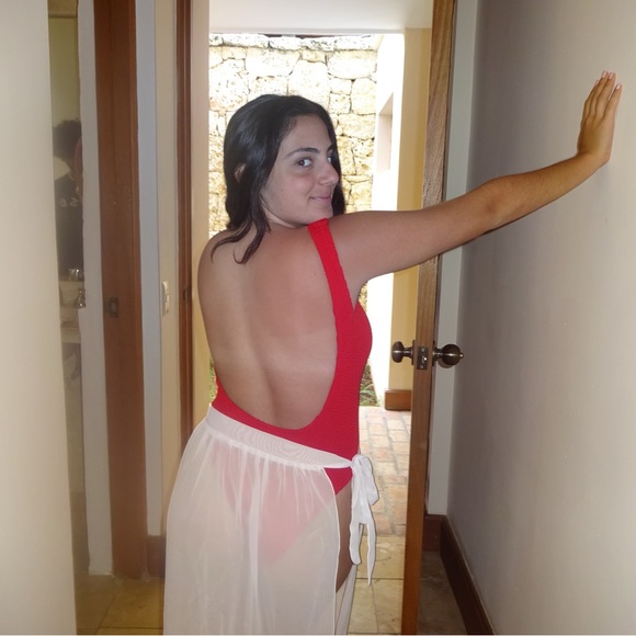Profile Picture of Alanna Chobor (@alanna_chobor) on Poshmark