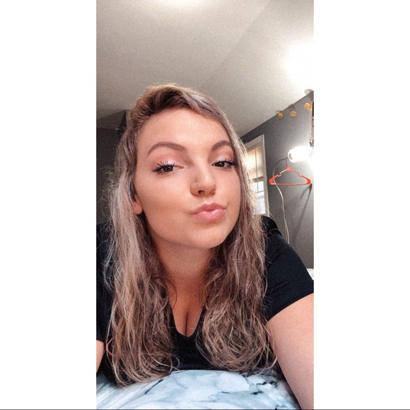 Profile Picture of Makayla Black (@makblack34) on Poshmark