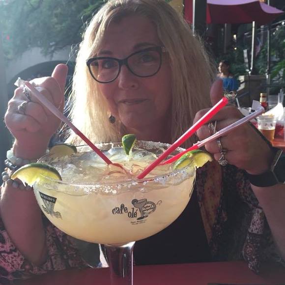 Profile Picture of Cindy Schroter (@leopardlady_76) on Poshmark
