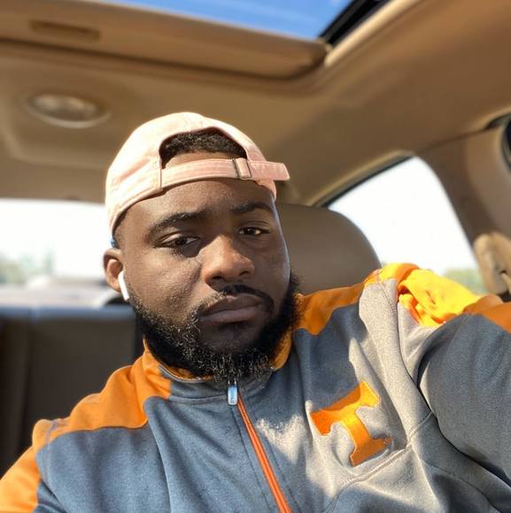 Quenton Feagins - Poshmark Profile Picture of Quenton Feagins (@quentonf19) on Poshmark