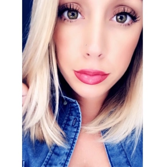 Profile Picture of Kiersten Cain (@kcain932) on Poshmark