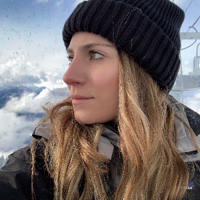 Profile Picture of Lauren Barnett (@laurbarnett) on Twitter