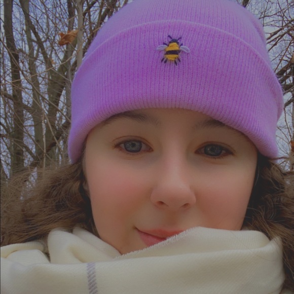 Profile Picture of Julia Maciel (@juliavghm) on Poshmark