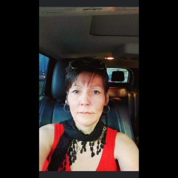 Profile Picture of Jackie Gladue (@jackiegladue) on Poshmark