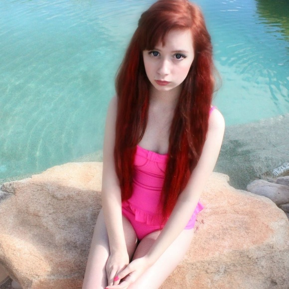 Profile Picture of Liliana Radojevich (@lauderdale) on Poshmark