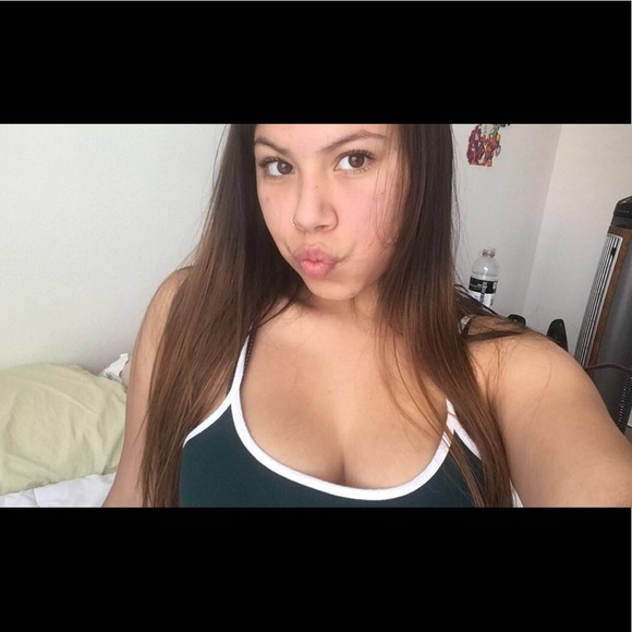Profile Picture of Alysa Rosales (@alysarosales2) on Poshmark