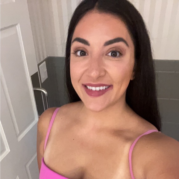 Profile Picture of Jessica Mischello (@jmm5276) on Poshmark