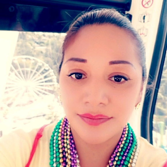 Profile Picture of Jo Lu (@joanalu) on Poshmark