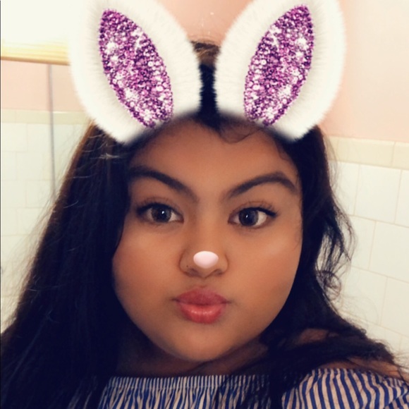 Profile Picture of Aaliyah Lucas (@liah_15) on Poshmark