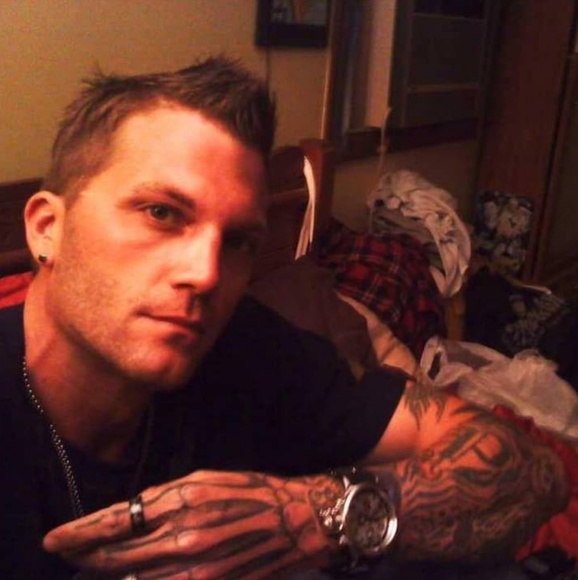 Profile Picture of Shawn Hassenplug (@pluggie420) on Poshmark