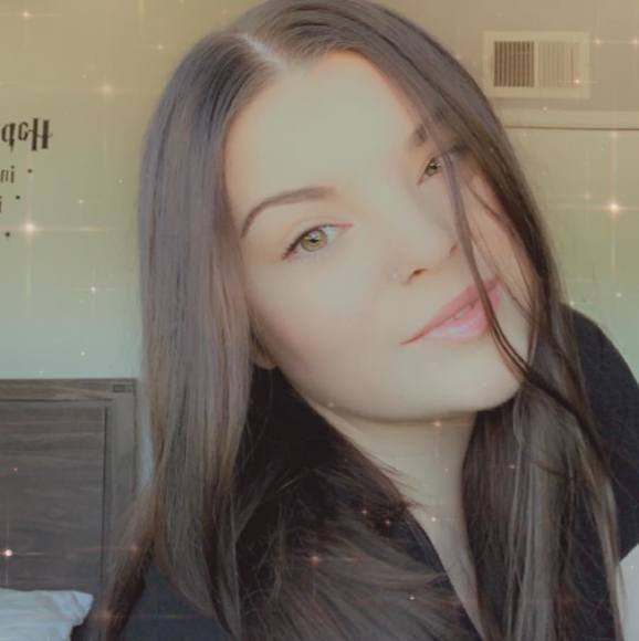 Profile Picture of Cara Jadali (@caraj2023) on Poshmark