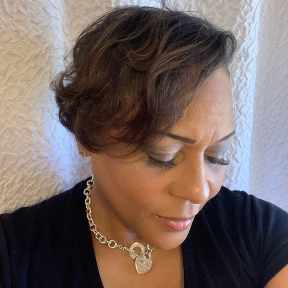 Profile Picture of Felicia Patterson (@feepatterson) on Poshmark