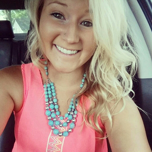 Profile Picture of Kinsey Knauth (@kinseyknauth) on Poshmark