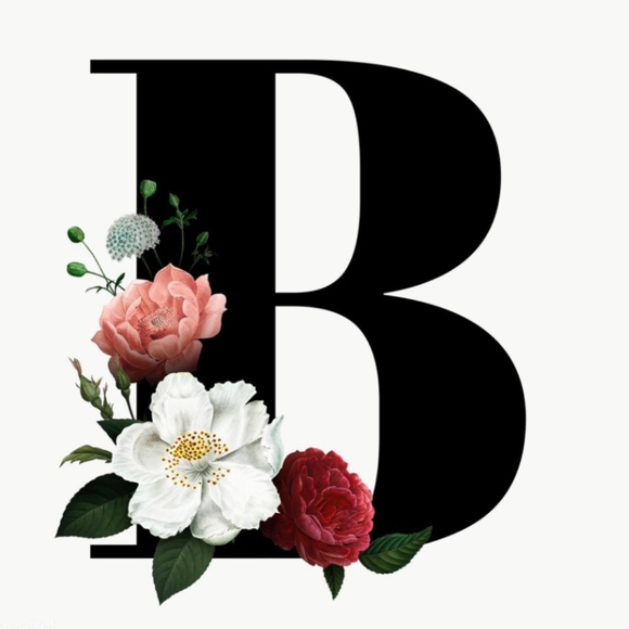 Profile Picture of ! leah Bloom (@bloomsbargains) on Poshmark