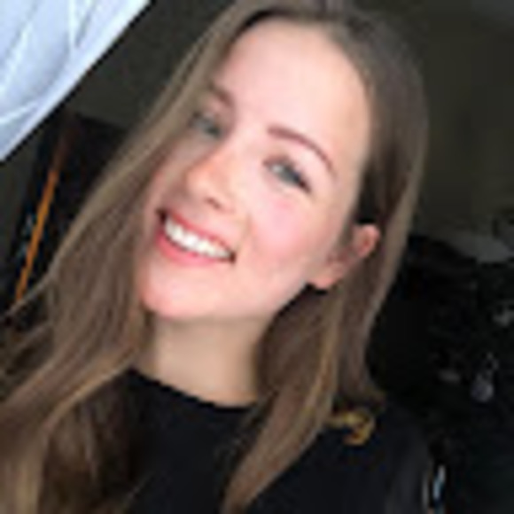 Profile Picture of Victoria Bednarek (@vbednarek) on Poshmark