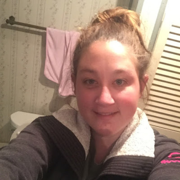 Profile Picture of Kendall Treece (@kendall_treece) on Poshmark